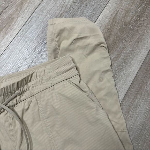 Lululemon Beyond the Studio Cropped Pants Trench‎ Tan / 12 - Picture 5 of 7